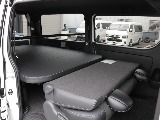 新車ハイエースＶダークプライムⅡガソリン２WD！新品オリジナル１6インチアルミ！新品ベットＫＩＴ装備！オリジナルパーツ多数装備！