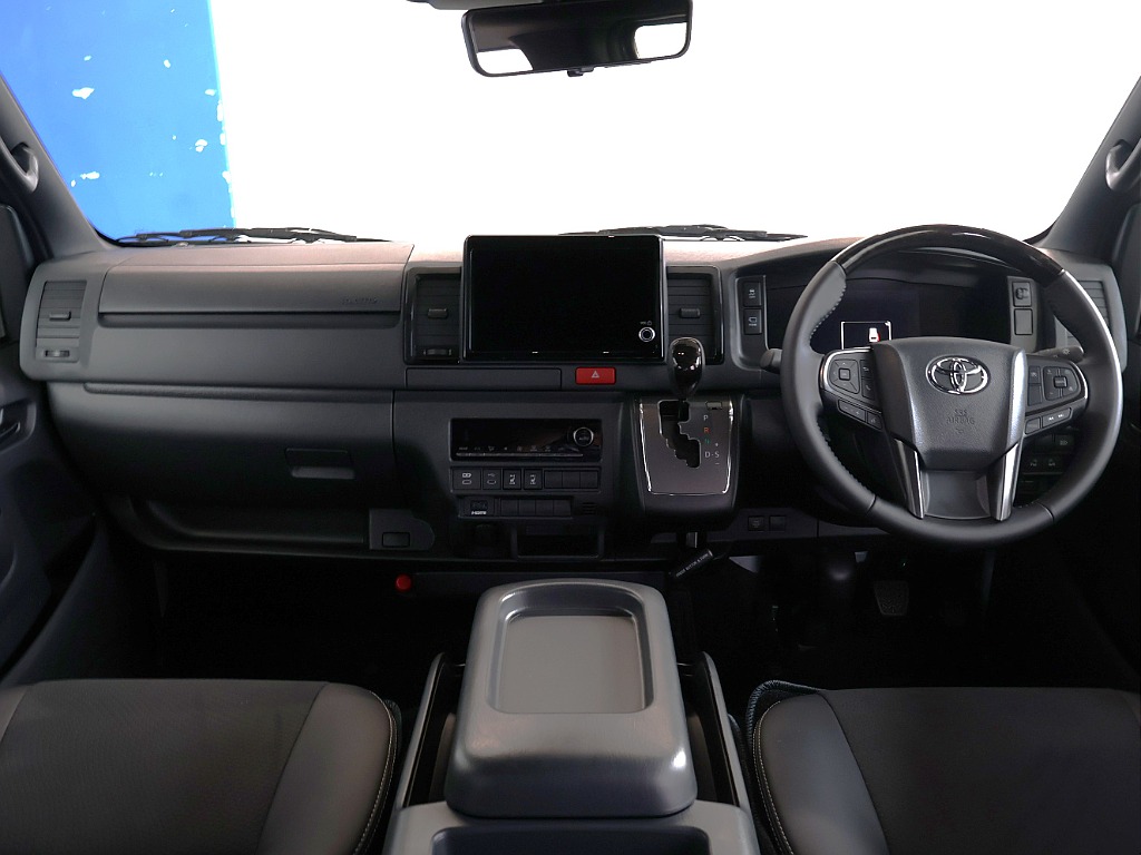 新型ダークプライムⅡならではの運転席周りとなっております！