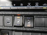 Lo-Hi温度切替機能付の前席シートヒーター付き