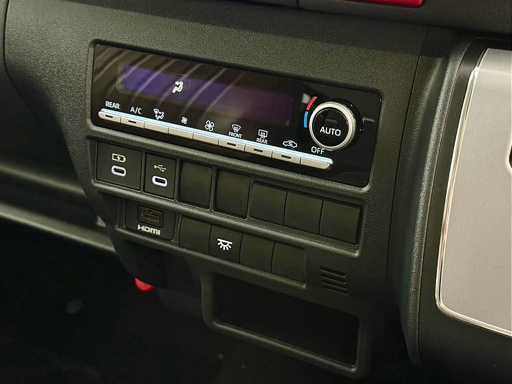 トヨタ&nbsp;ハイエース&nbsp;ワゴン2.7GLロング ミドルルーフ&nbsp;ＫＮＯＴ ＲＥＣＯＲＤＳ Ｆａｍｉｌｉａｒ&nbsp;千葉県の詳細画像&nbsp;その17