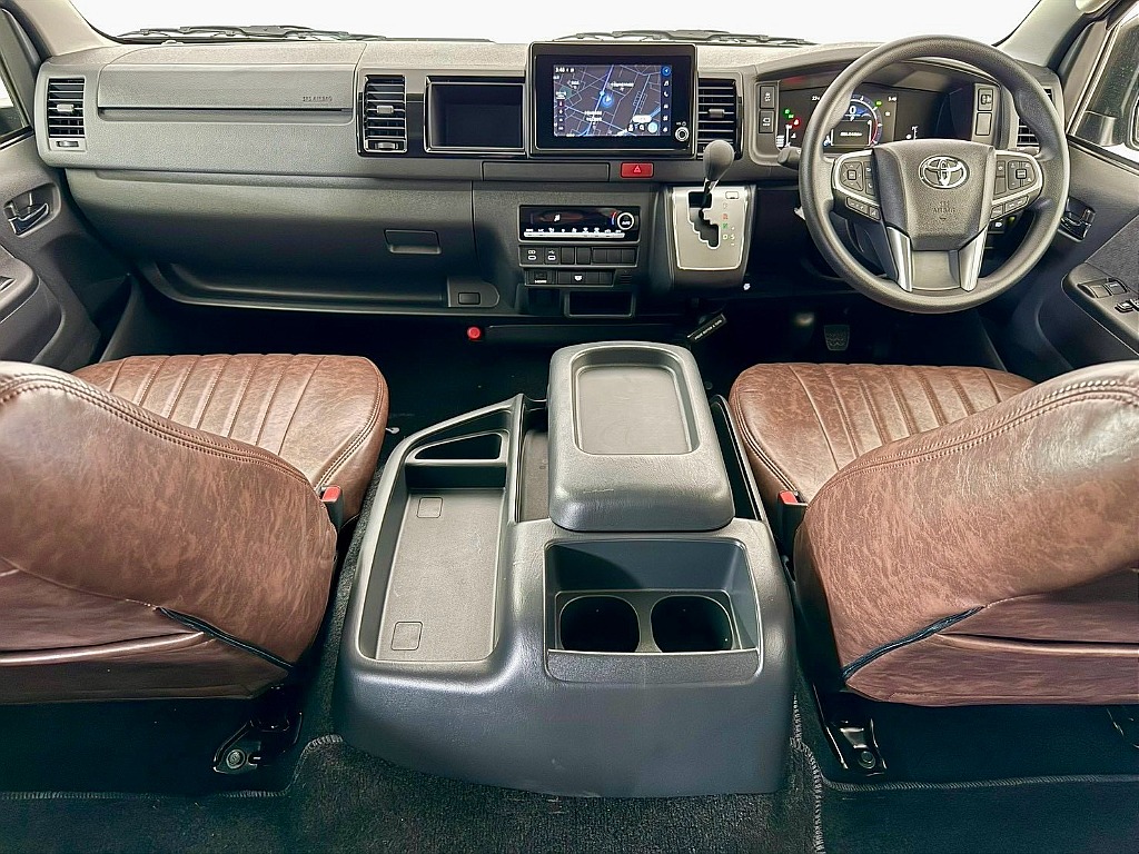 トヨタ&nbsp;ハイエース&nbsp;ワゴン2.7GLロング ミドルルーフ&nbsp;ＫＮＯＴ ＲＥＣＯＲＤＳ Ｆａｍｉｌｉａｒ&nbsp;千葉県の詳細画像&nbsp;その3