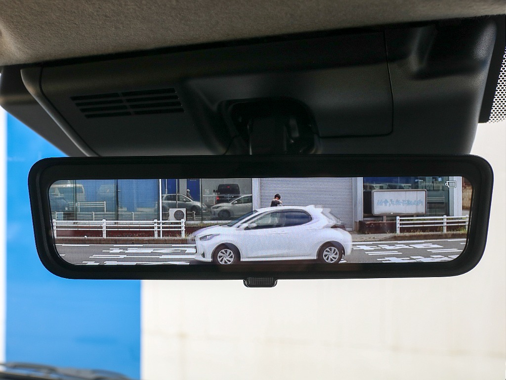 メーカーオプション デジタルインナーミラー付き！！