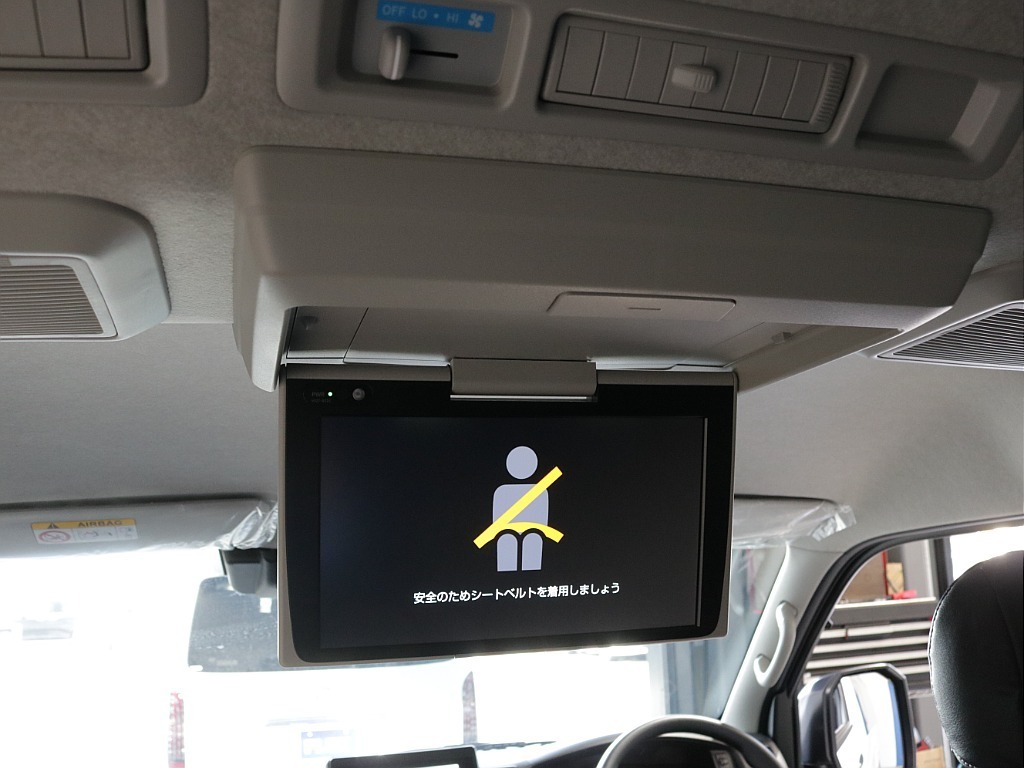 12.1型フリップダウンモニター！