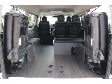 4列目シートは跳ね上げ可能！