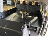 自由自在にシートアレンジができる内装架装「necross(ネ...
