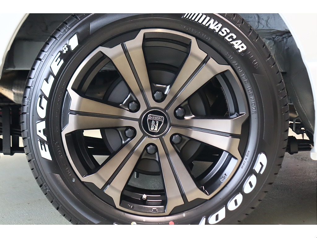 トヨタ ハイエースバン(52枚目)