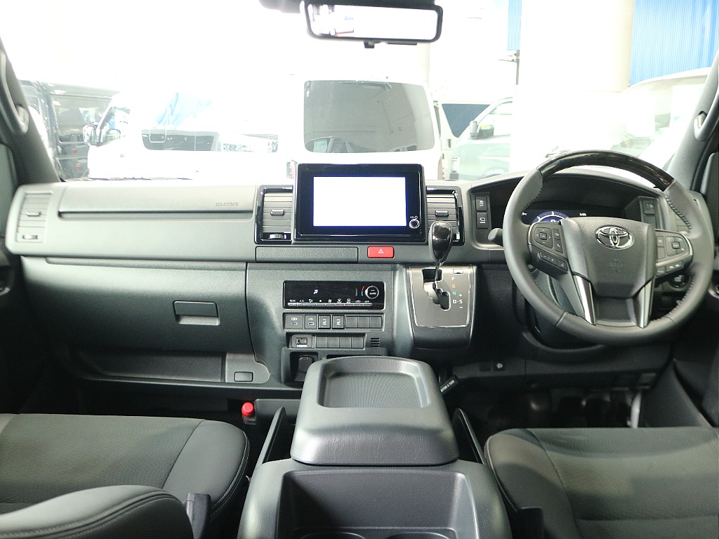 特別仕様車ダークプライムⅡなので高級感のある内装になっております♪♪