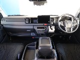 新型ならではの運転席周りに！レーダークルーズコントロールを標...