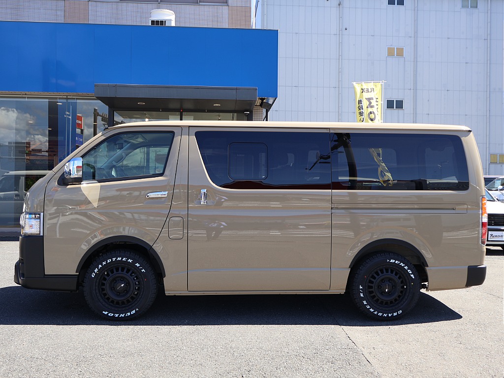 両側小窓付きの車両になりますので車内の換気もしていただけます！