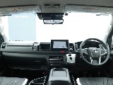 9型ハイエースの運転席・助手席周り！！快適性もバッチリ確保さ...