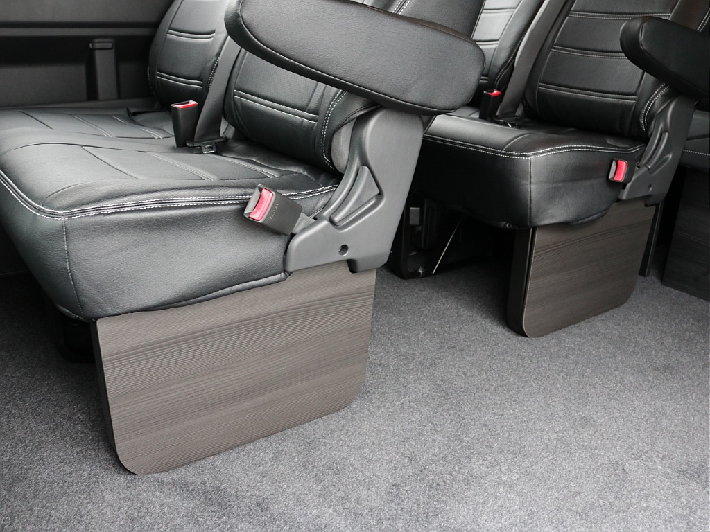 新車ワゴンＧＬ２７００ガソリン２ＷＤカスタム車両入庫！オリジナルフロントスポイラーオリジナルオーバーフェンダーオリジナル１７インチアルミナスカータイヤ１７インチオリジナルＬＥＤテールライト装着済み！！