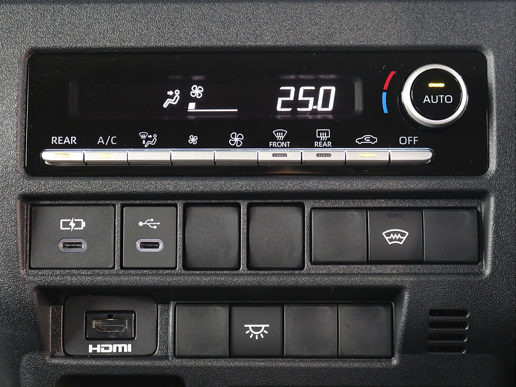 トヨタ&nbsp;ハイエース&nbsp;ワゴン2.7GLロング ミドルルーフ 4WD&nbsp;大人数家族にピッタリ！！ファミリーパッケージ車両！&nbsp;栃木県の詳細画像&nbsp;その9