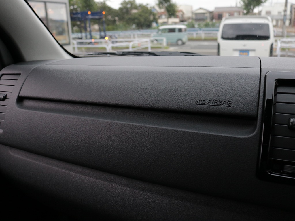新車ワゴン２７００ガソリン2WDシートアレンジVer5施工済み！８インチディスプレイ装備！オリジナルパーツ多数装備！！新品オリジナル17インチアルミ新品ナスカータイヤ新品オリジナルLEDテール！！