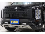 フロントにはLED付きバンパーガードを装着！