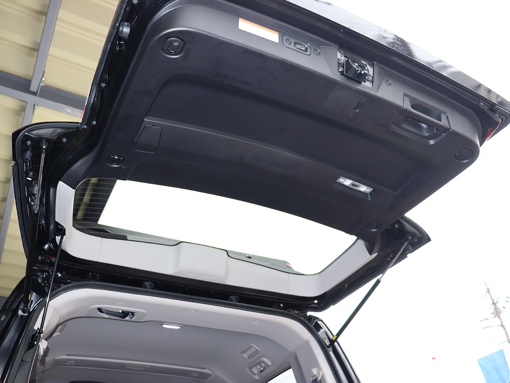 リアゲート内張り！