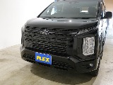 三菱純正マッドフラップやブラックエンブレムなどカスタム盛りだくさん車両となっております♪