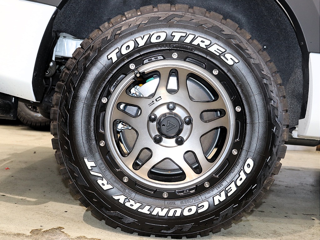 TOYOタイヤ　OPENCOUNTRY　235/70/16 デルタフォースホイール