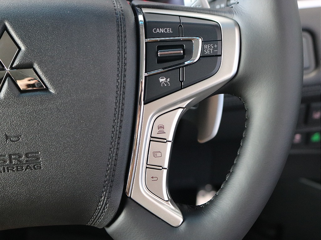 内外装、足回り、ナビと欲しい装備をパッケージングでコンプリートカスタム★もちろん追加カスタムもお任せください！どんなカスタムもお任せください！