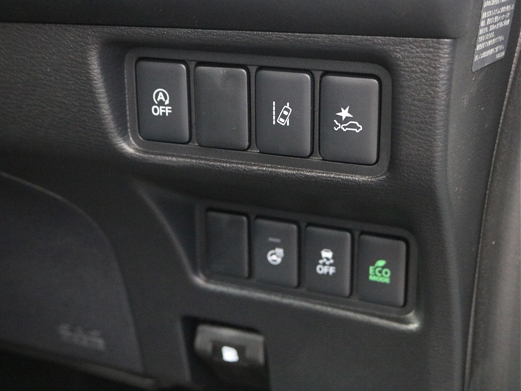 内外装、足回り、ナビと欲しい装備をパッケージングでコンプリートカスタム★もちろん追加カスタムもお任せください！どんなカスタムもお任せください！