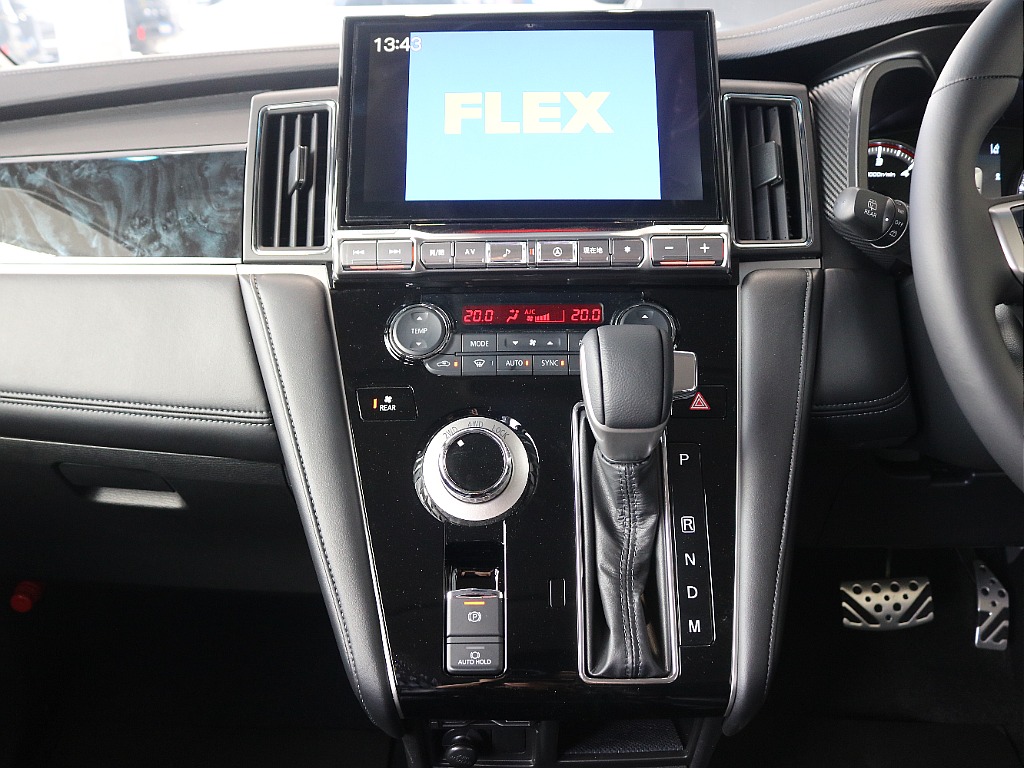 内外装、足回り、ナビと欲しい装備をパッケージングでコンプリートカスタム★もちろん追加カスタムもお任せください！どんなカスタムもお任せください！