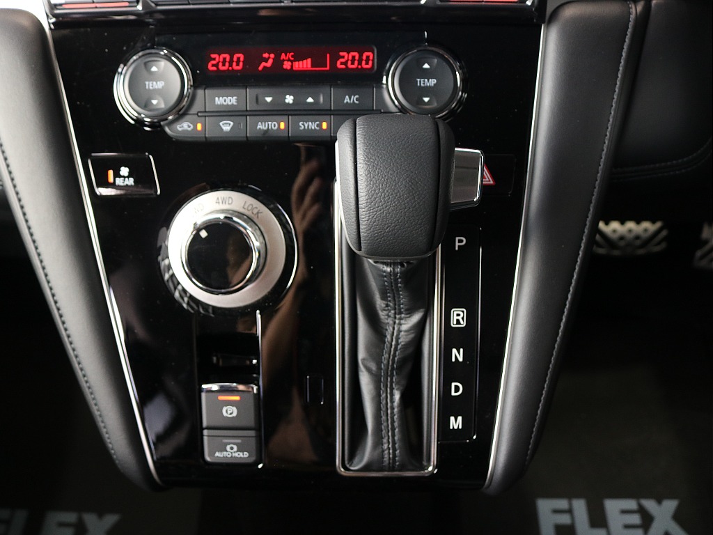 内外装、足回り、ナビと欲しい装備をパッケージングでコンプリートカスタム★もちろん追加カスタムもお任せください！どんなカスタムもお任せください！