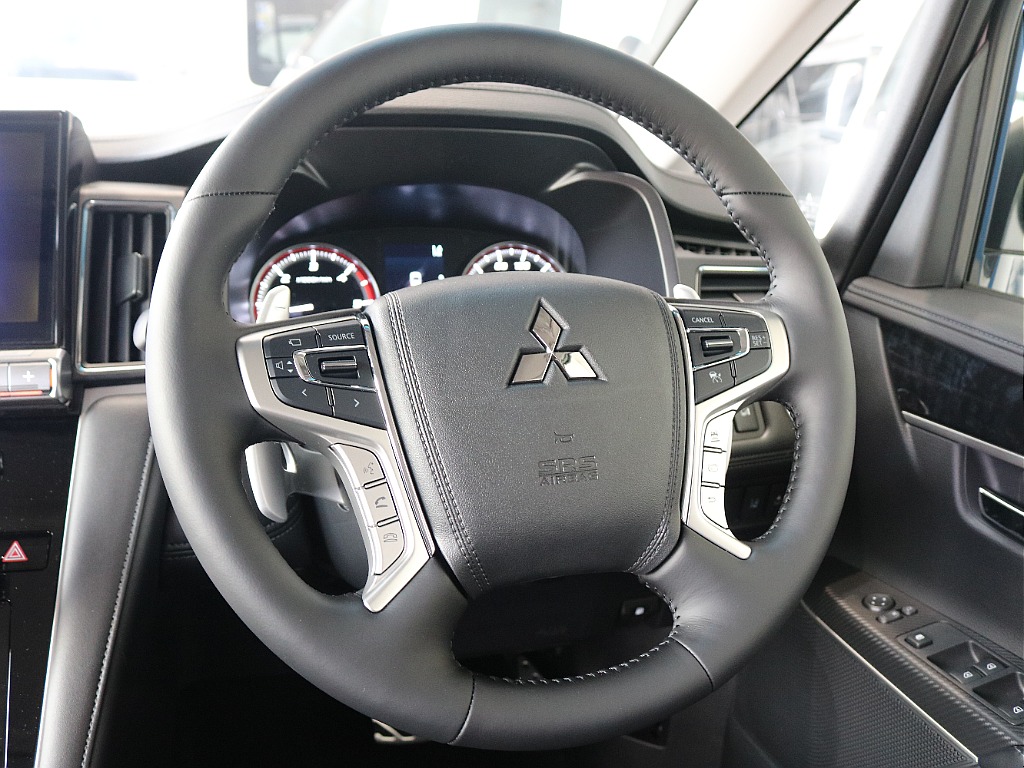 内外装、足回り、ナビと欲しい装備をパッケージングでコンプリートカスタム★もちろん追加カスタムもお任せください！どんなカスタムもお任せください！