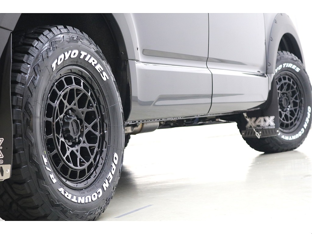 新品ＴＯＹＯオープンカントリーＲ／Ｔタイヤ×新品MUD VANCE X Type M　16インチAW（FLEXオリジナルカラー）☆