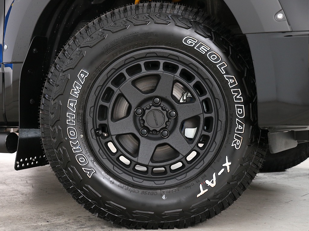 新品マッドヴァンスAWにYOKOHAMAジオランダーX-ATタイヤをインストール！