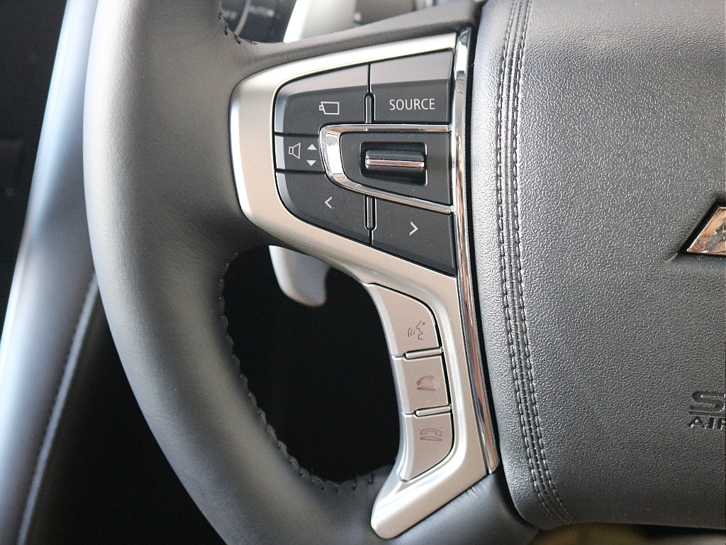 内外装、足回り、ナビと欲しい装備をパッケージングでコンプリートカスタム★もちろん追加カスタムもお任せください！どんなカスタムもお任せください！