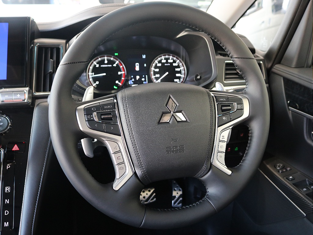 内外装、足回り、ナビと欲しい装備をパッケージングでコンプリートカスタム★もちろん追加カスタムもお任せください！どんなカスタムもお任せください！