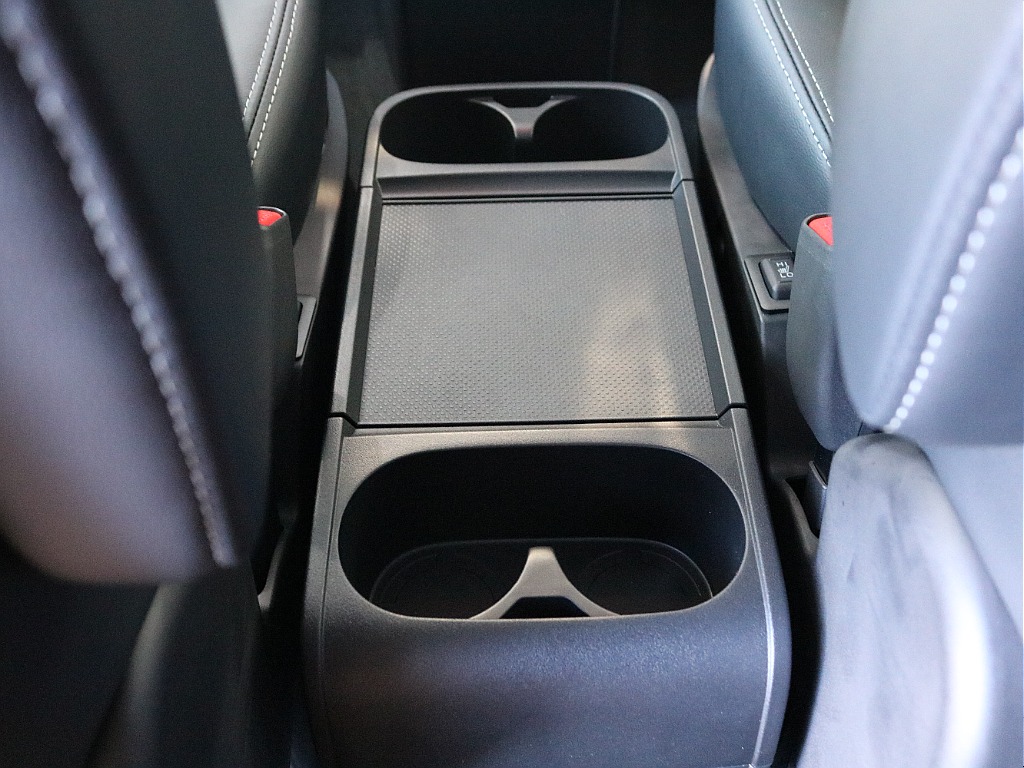 内外装、足回り、ナビと欲しい装備をパッケージングでコンプリートカスタム★もちろん追加カスタムもお任せください！どんなカスタムもお任せください！