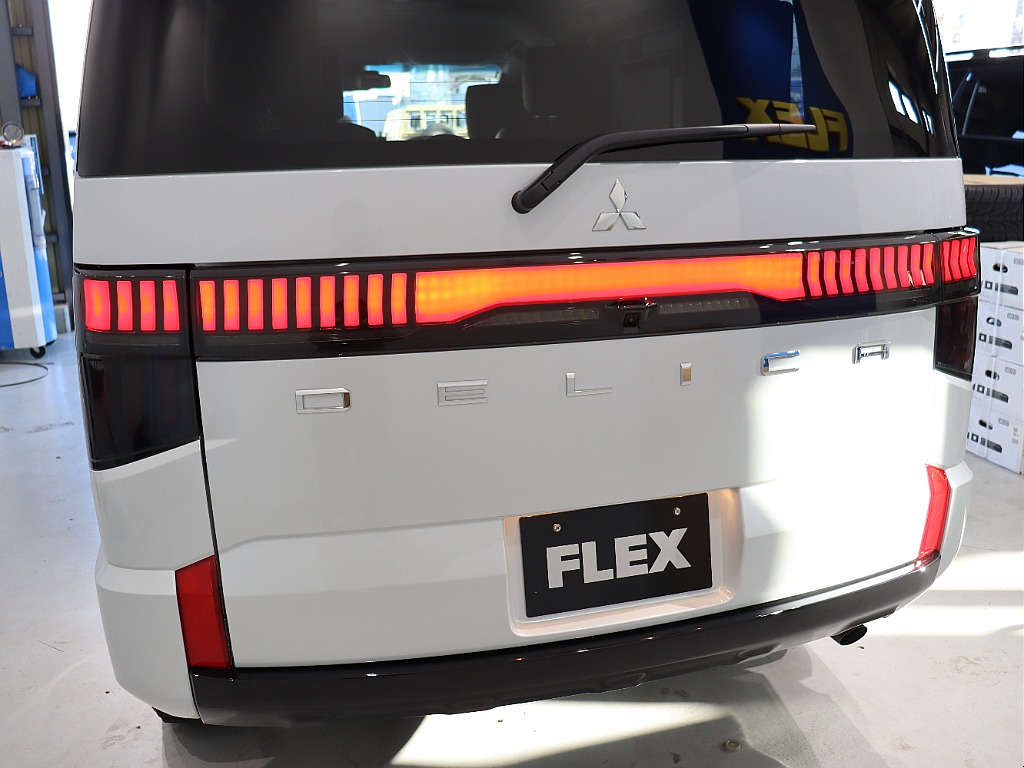 FLEX DELICA D:5 LEDテールランプ ULTLA装備済み！