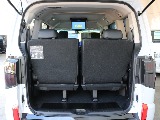 サードシートを展開していてもお荷物の積載が可能です☆☆