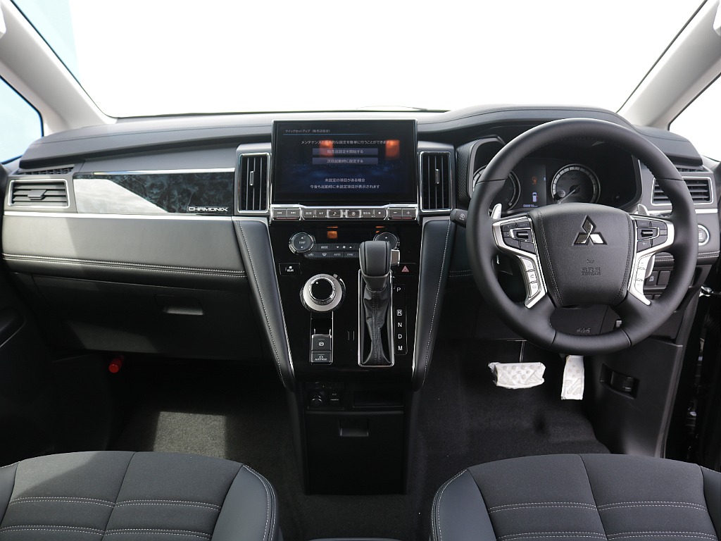 運転席周りもシャモニーならではの木目調アクセントパネルやドアトリムなどに装備されております！！
