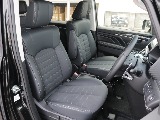 運転席助手席シートはシャモニー専用のコンビネーションシート生地になっております！！座面と背もたれ面は撥水機能付きです！！
