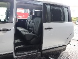 2列目はスライドドアなので狭い駐車場スペースでも楽々乗り降り可能！