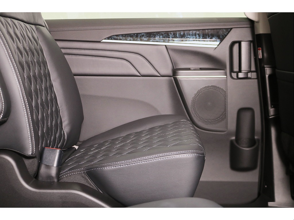 ドアトリムになります☆