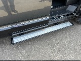 電動サイドステップも装備されております！