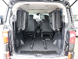 シートを跳ね上げると大きなお荷物も積載可能です☆☆