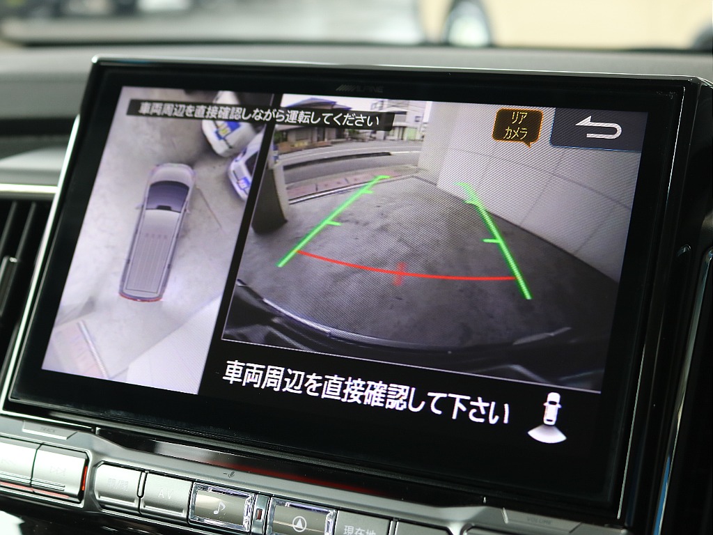 バックカメラが装着されており安心して駐車することが可能です♪♪