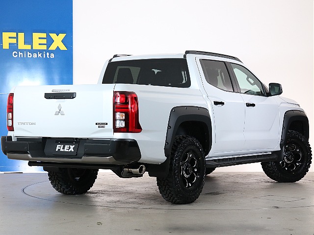 今回はJAOS横出しマフラーを装備！男心くすぐる1台です！