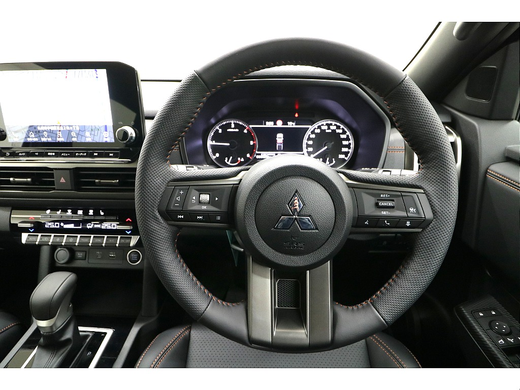 最上級グレード“ＧＳＲ”専用本革巻きステアリングホイール☆ステアリングヒーター装備☆