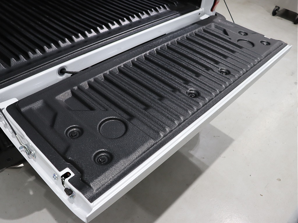 テールゲート内張り！