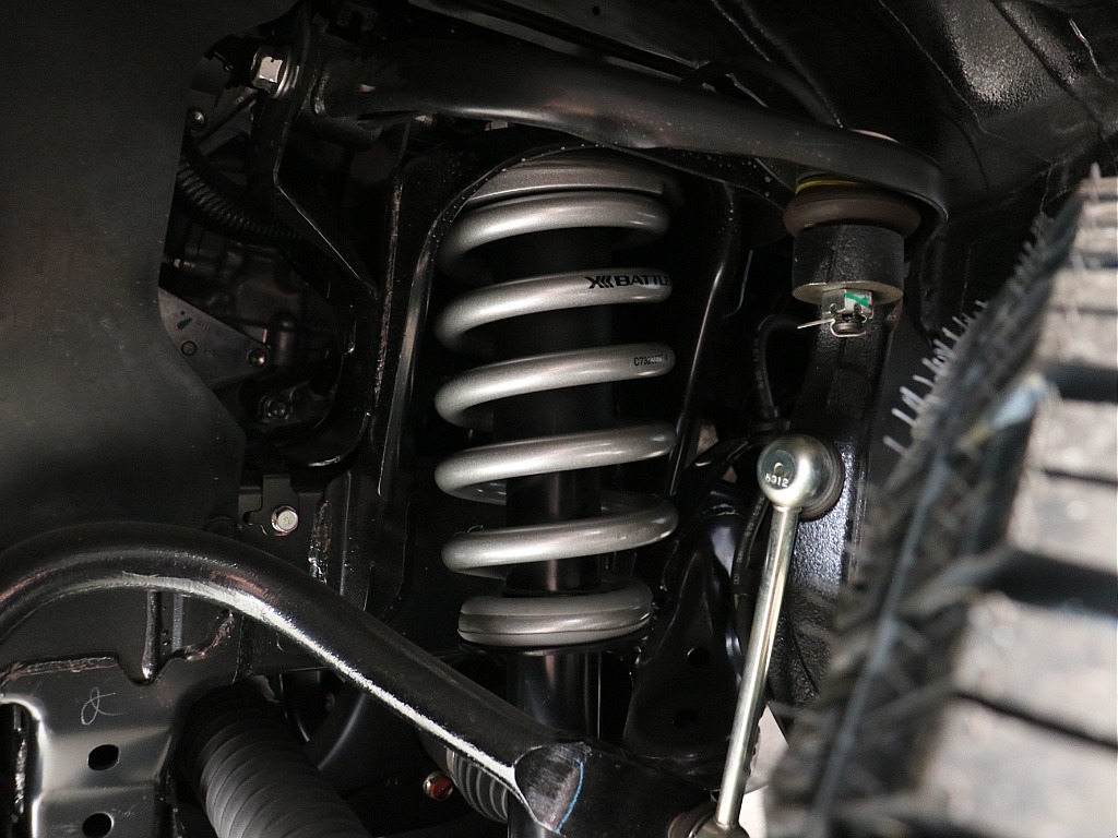 JAOSフロントリフトアップキットで30㎜フロントが上がっております！