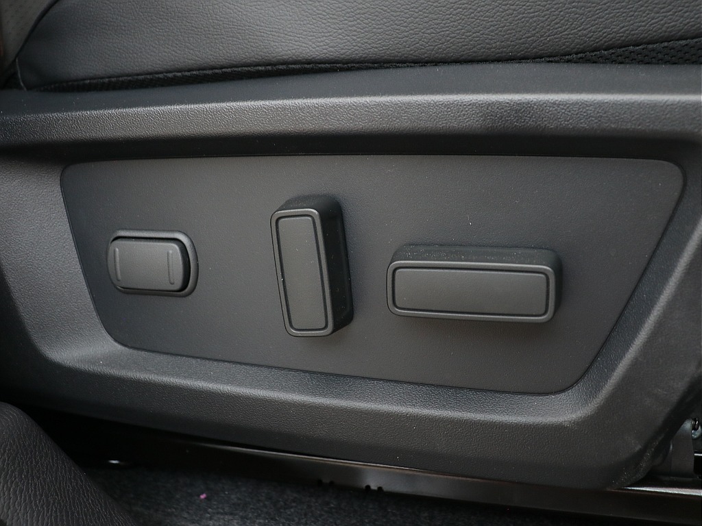 電動パワーシート付き！