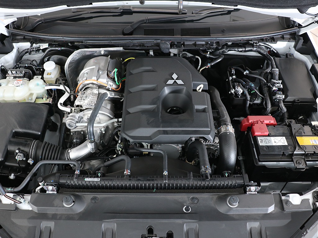 2400㏄クリーンディーゼルのお車です！ディーゼル車ですので、トルクがあります！