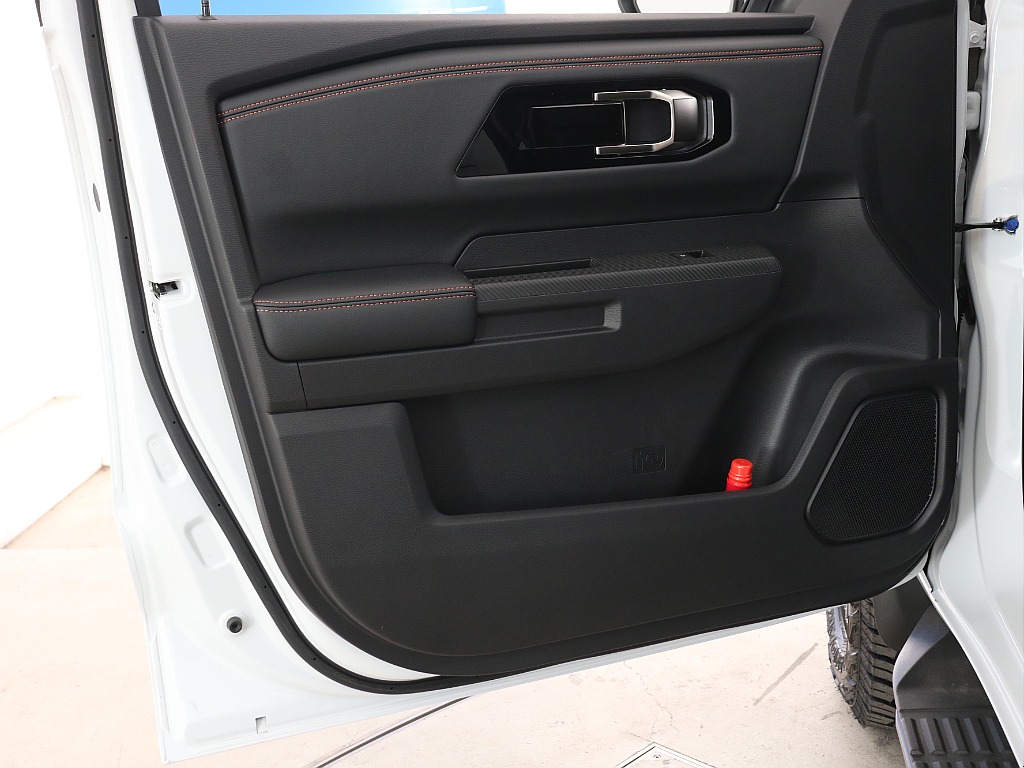 助手席ドアトリム！