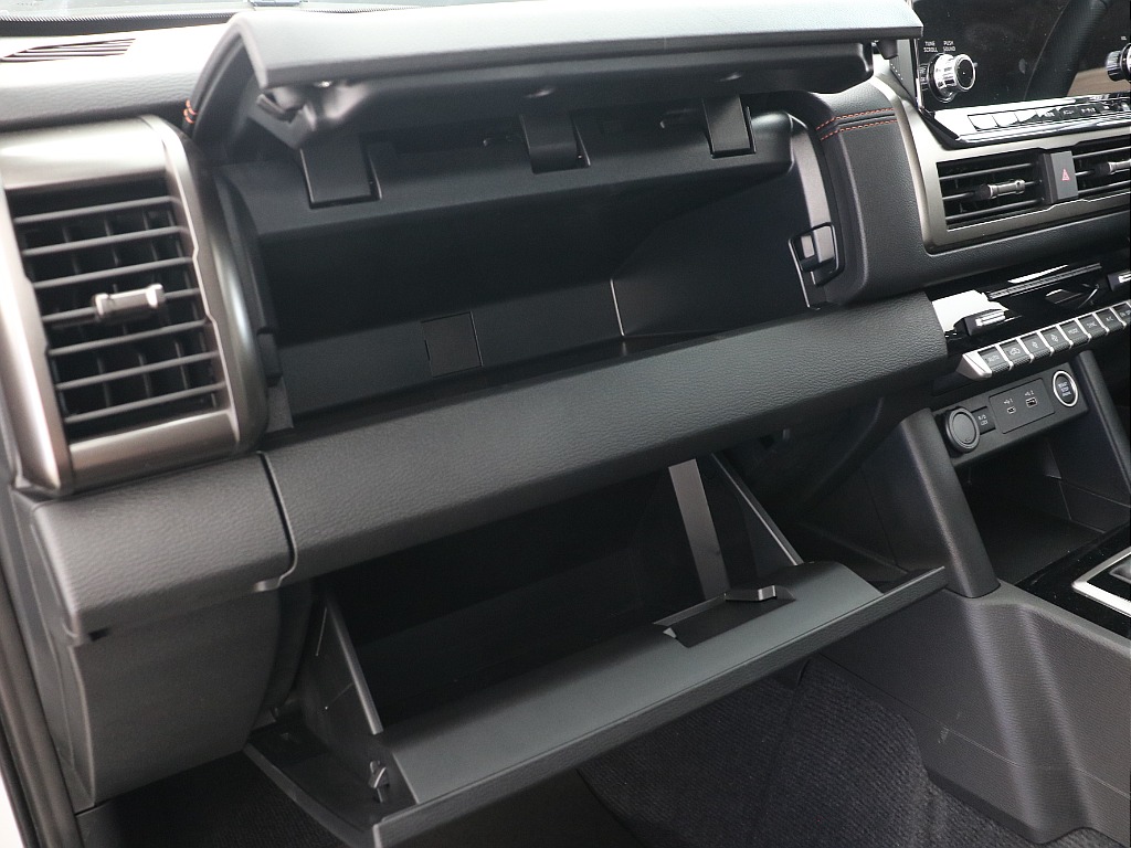 グローブボックス！