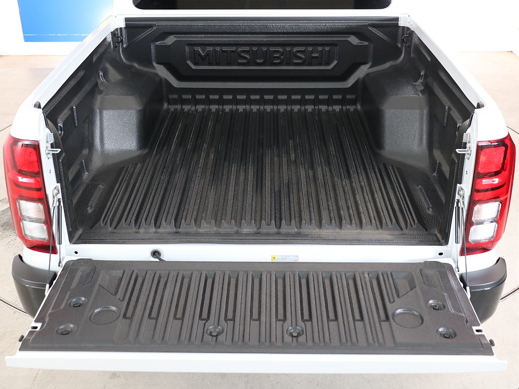 純正ベットライナー付き！傷が目立ちにくい仕様です！