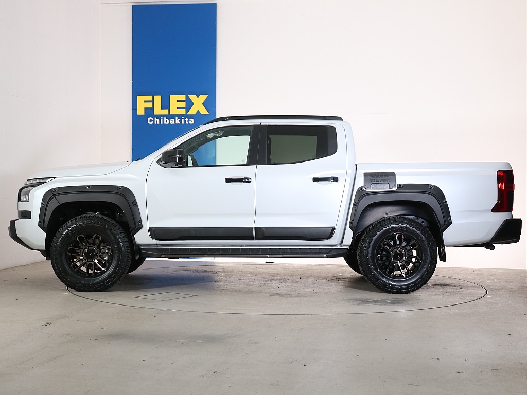 サイドステップもついておりますので、乗り降り簡単です♪